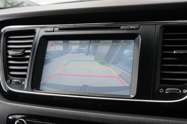 2017 MY18 Kia Carnival YP SLi Van Image 9