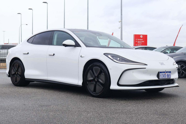 2025 MG IM5 P12L Premium Hatch Image 1