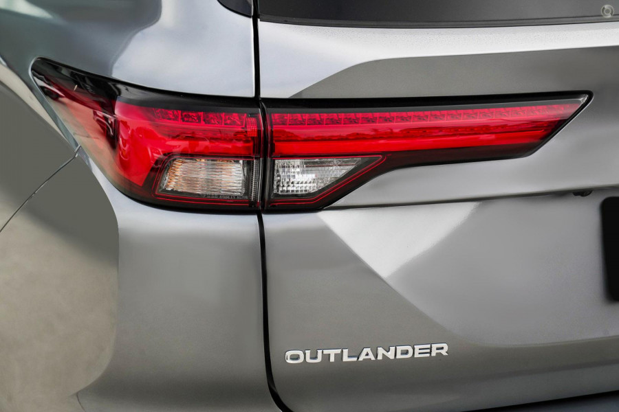 2025 Mitsubishi Outlander ZM LS SUV Image 15