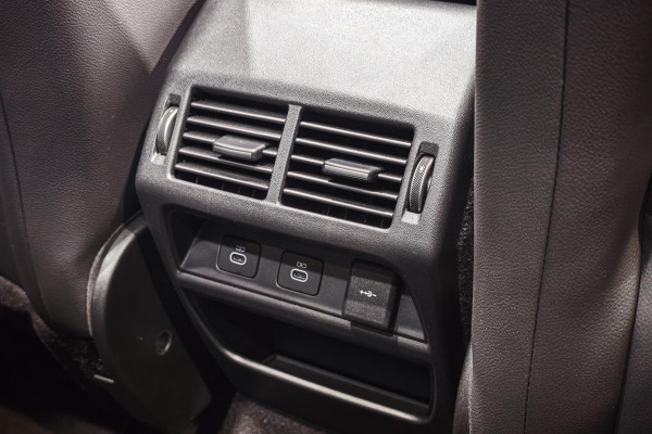 2024 MY25 Land Rover Discovery Sport L550 P300e Dynamic SE SUV Image 42