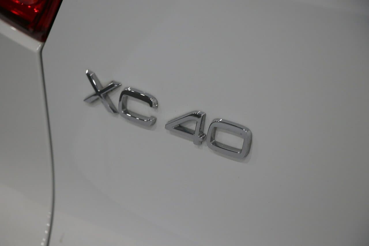2020 Volvo Xc40  MY20 T4 Momentum SUV Image 14