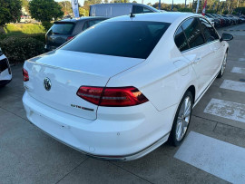 2017 MY18 Volkswagen Passat B8 206TSI R-Line Sedan image 4