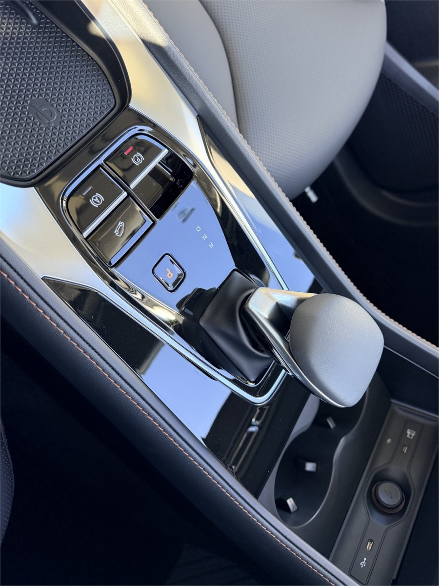 2026 MG HS Super Hybrid Essence SUV Image 11