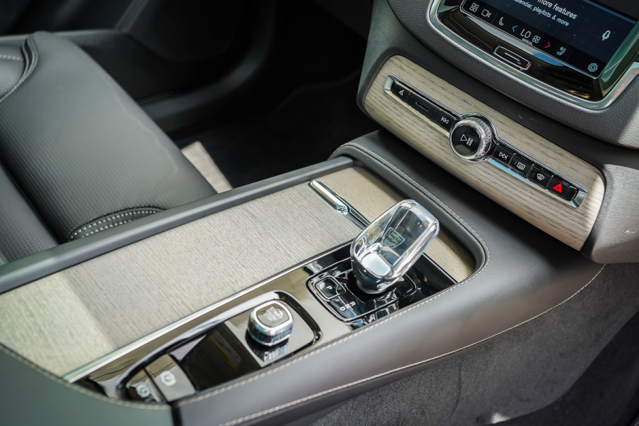 2024 MY25 Volvo XC90 L Series Ultra T8 Plug-In Hybrid SUV Image 28
