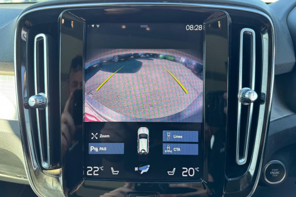 2020 Volvo XC40 XZ T4 Momentum SUV Image 20