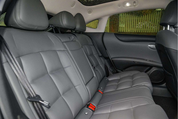 2026 MG IM5 P12L Premium Hatch Image 12