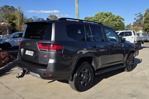 2022 Toyota LandCruiser FJA300R GR Sport SUV Image 5