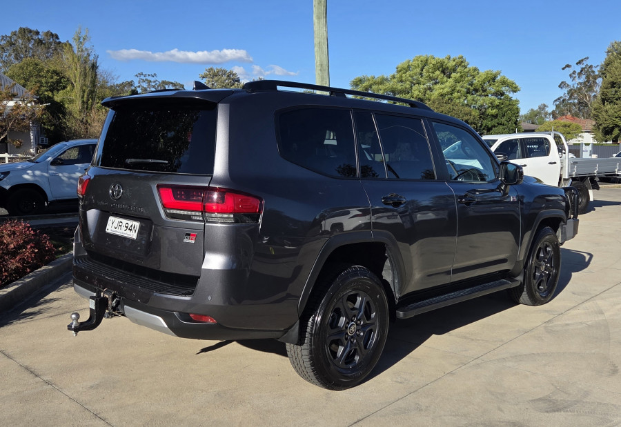 2022 Toyota LandCruiser FJA300R GR Sport SUV Image 5