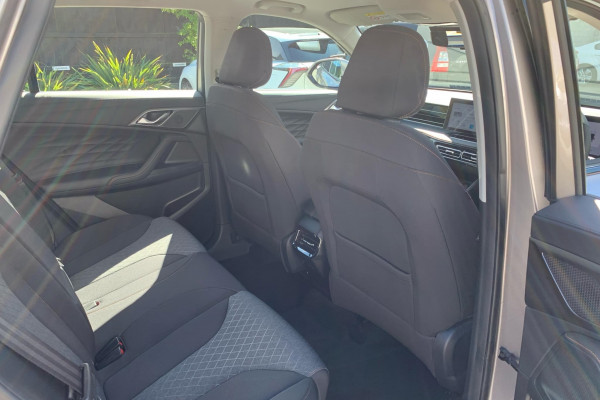2026 MY25 MG HS AS33 Vibe SUV Image 15