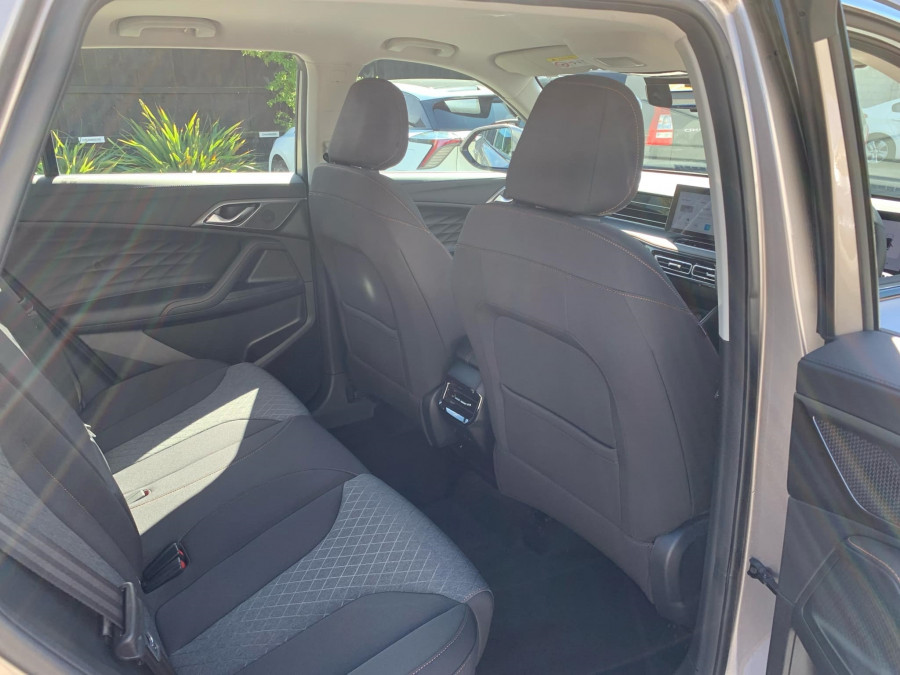 2026 MY25 MG HS AS33 Vibe SUV Image 15