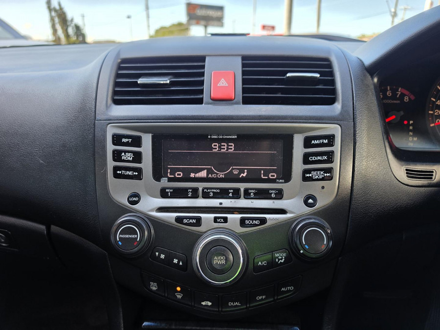2004 Honda Accord Euro 7th Gen Luxury Sedan Image 12