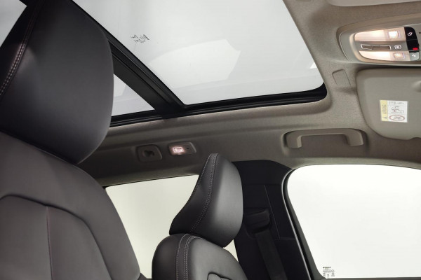 2025 Volvo XC40 XZ Plus B4 SUV Image 34