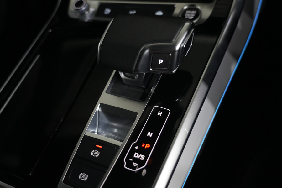2024 Audi Q8 F1 60 TFSI e S Line SUV Image 19