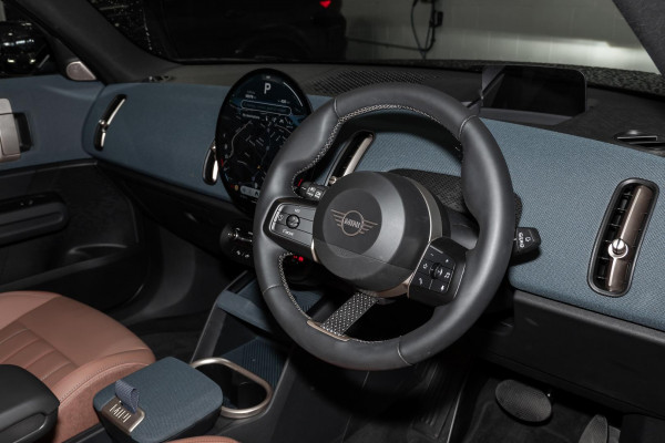 2024 MINI Countryman U25 E Favoured SUV image 6