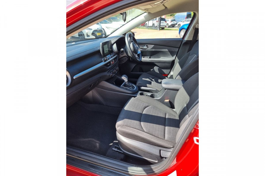 2020 MY1  Kia Cerato BD Sport+ Hatch Image 14