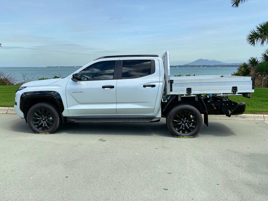 2025 Mitsubishi Triton MV  GSR Cab Chassis Image 8