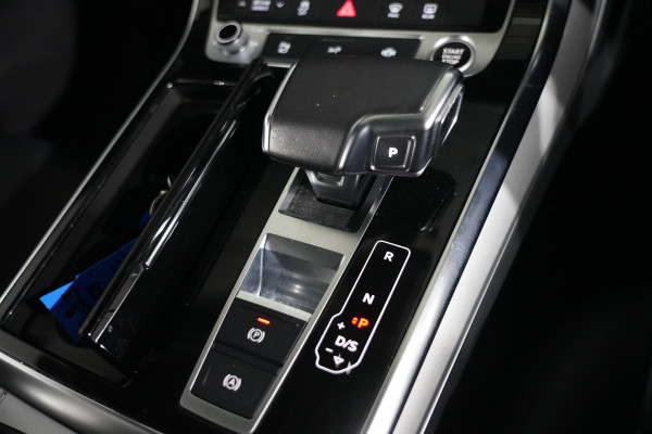 2023 Audi Q7 4M 45 TDI SUV image 18