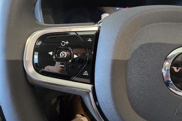 2026 Volvo XC60 UZ Ultra T8 Plug-in Hybrid Dark SUV Image 18