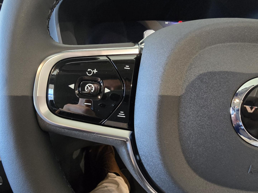 2026 Volvo XC60 UZ Ultra T8 Plug-in Hybrid Dark SUV Image 18