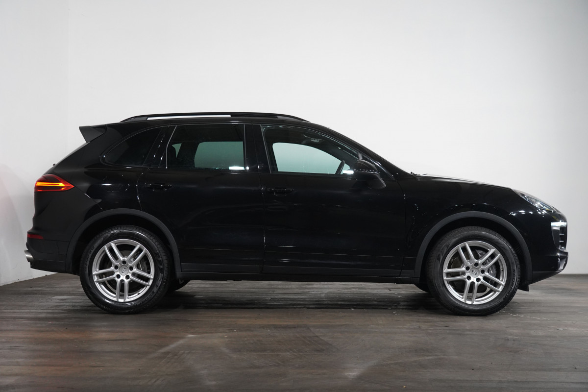 2016 Porsche Cayenne Diesel SUV Image 4