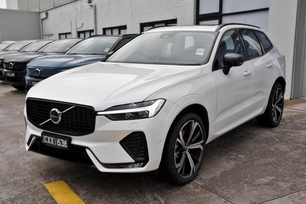 2023 Volvo XC60  Ultimate B6 Dark SUV Image 5