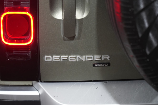 2021 Land Rover Defender L663 110 D300 SE SUV Image 9