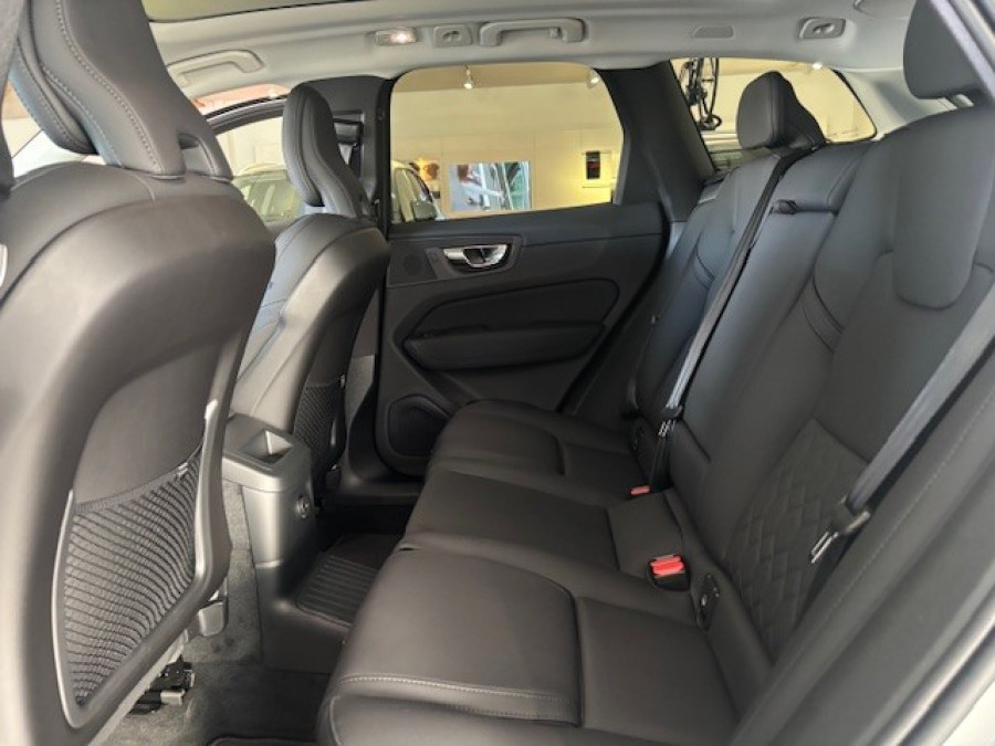 2025 MY26 Volvo XC60 UZ Plus T8 Plug-in Hybrid Dark SUV Image 6