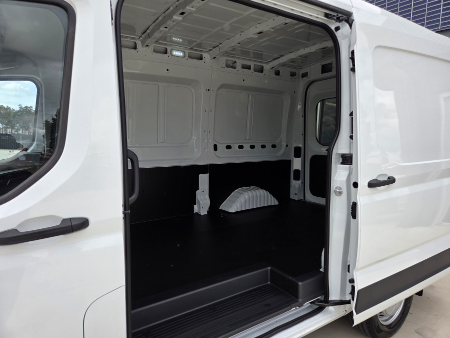 2026 MY24 LDV Deliver 9 Mid Roof MWB Van Image 15