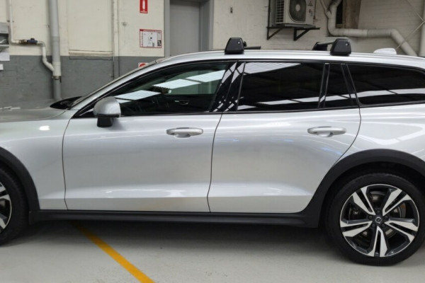 2021 MY22 Volvo V60 Cross Country Z Series B5 Wagon Image 7