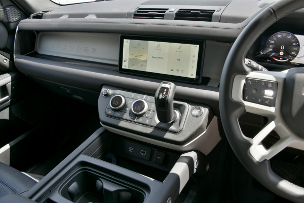 2024 Land Rover Defender L663 110 Hard Top S SUV image 9