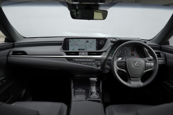 2019 Lexus ES AXZH10R ES300h Luxury Sedan Image 5