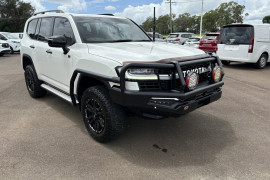 Toyota LandCruiser GR Sport FJA300R