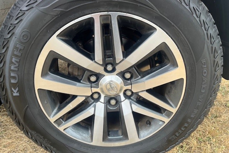 2019 Toyota HiLux  SR5 Ute Image 39