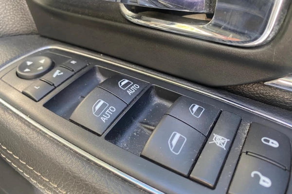 2017 Ram 2500  Laramie Ute Image 17