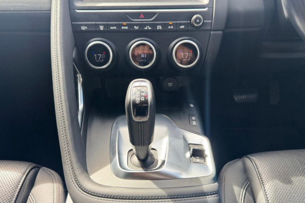 2019 Jaguar E-PACE X540 P250 SE SUV Image 13