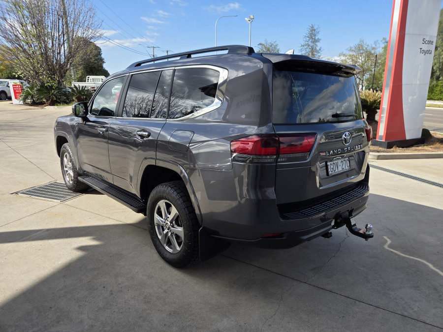 2023 MY24 Toyota LandCruiser FJA300R Sahara SUV Image 5