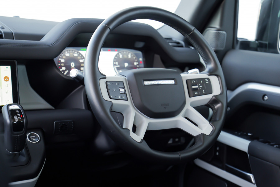 2020 Land Rover Defender L663 SE Wagon Image 35