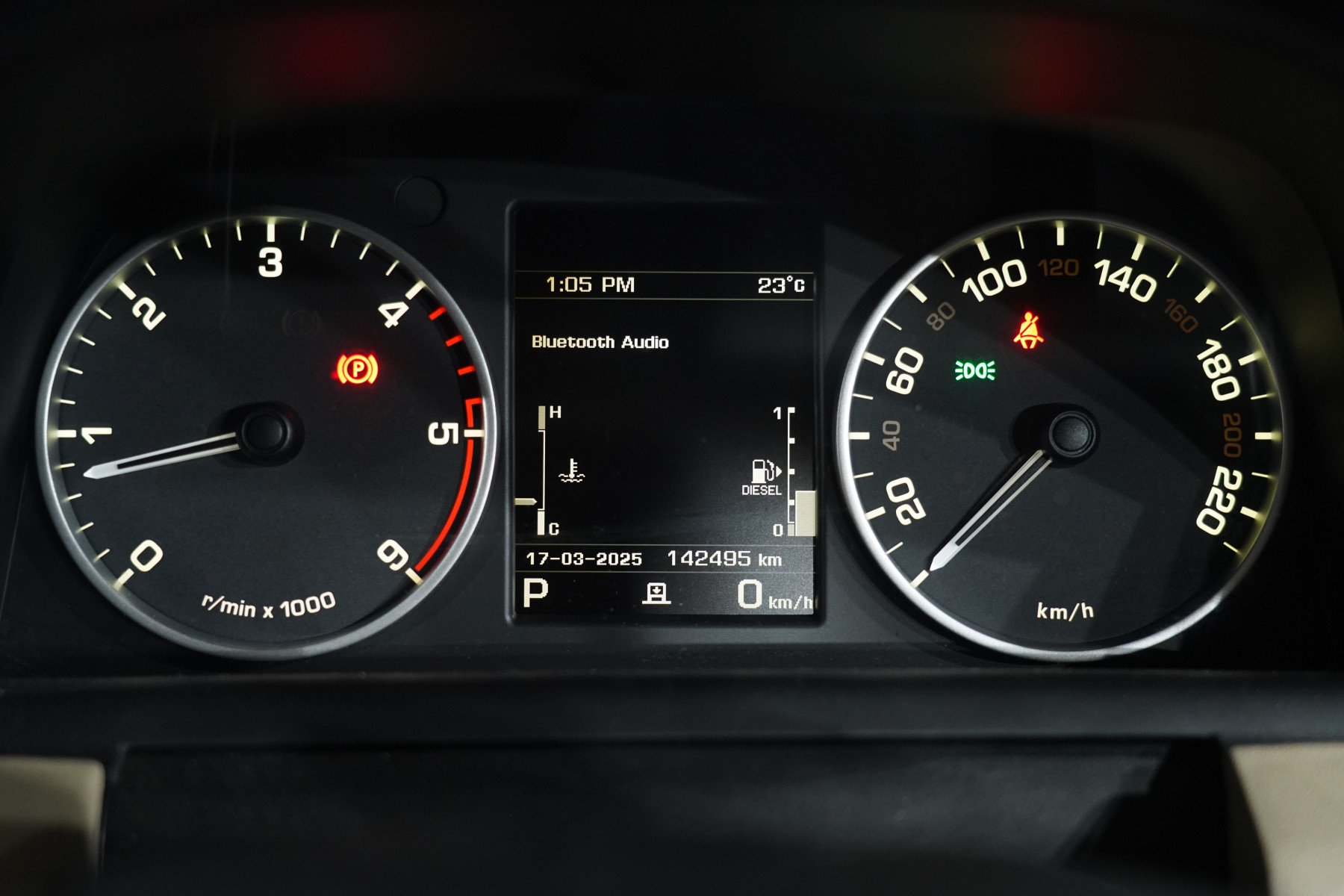 2015 Land Rover Discovery 3.0 Tdv6 SUV Image 15