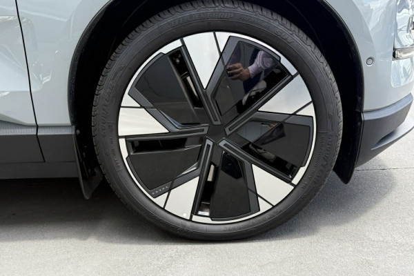 2024 MY25 Volvo EX30  Twin Motor Performance Ultra SUV Image 5