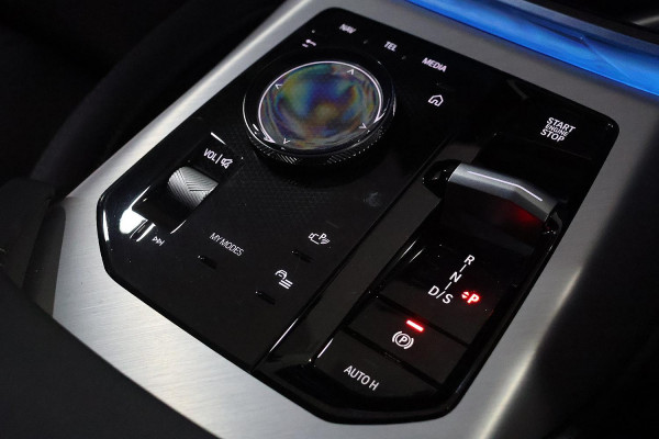 2025 BMW X3 G45 30e xDrive SUV image 19