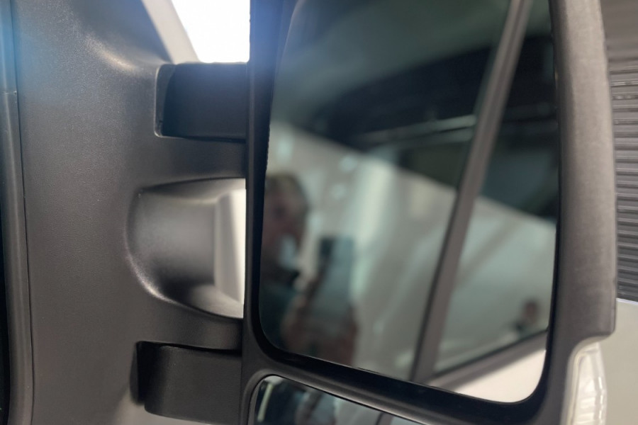 2024 Renault Master X62 Phase 2 Pro 110kW Bus Image 18