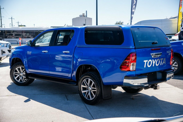 2016 Toyota HiLux  SR5 Double Cab Pick Up Image 2