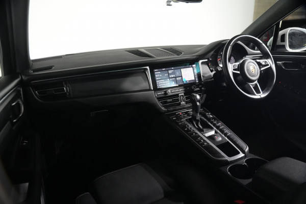 2021 Porsche Macan SUV Image 12