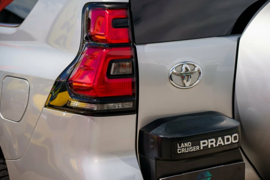 2018 Toyota LandCruiser Prado GDJ150R VX SUV Image 7