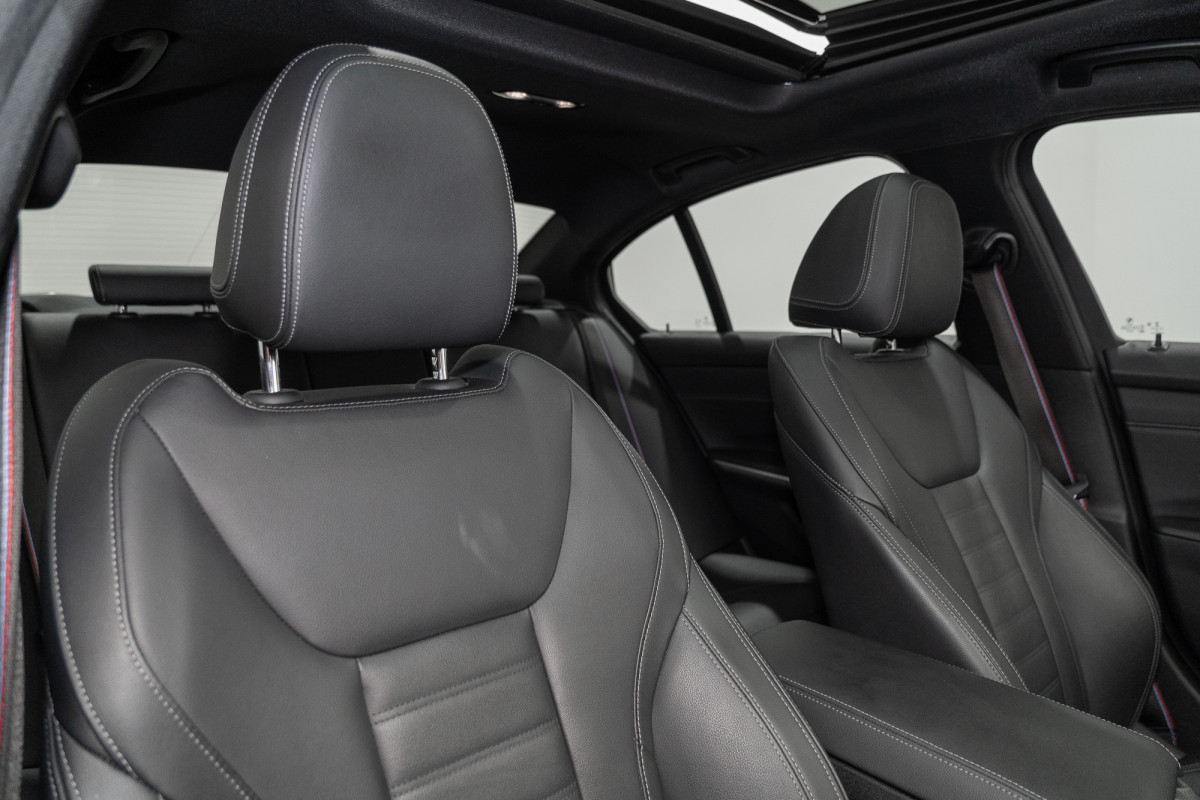 2019 BMW M3 40i Xdrive Sedan Image 4