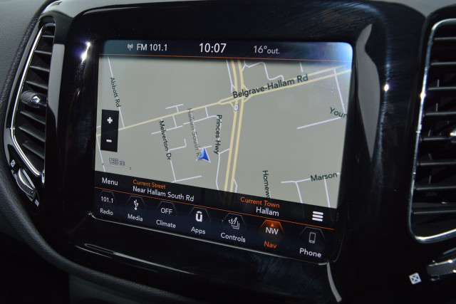 2018 Jeep Compass Limited 12 of 26