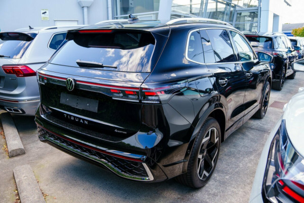 2026 Volkswagen Tiguan CT 150TSI R-Line SUV Image 2