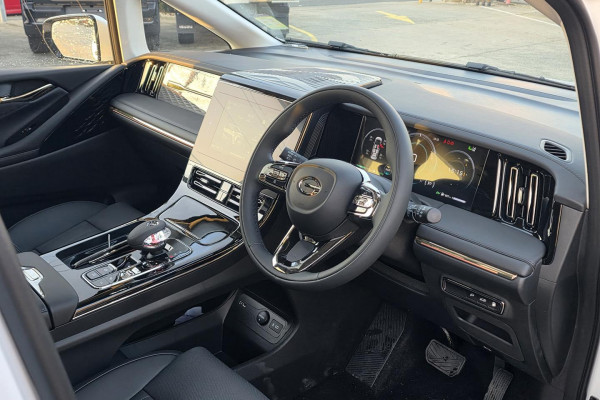 2026 GAC M8 PHEV  Luxury People Mover Image 11