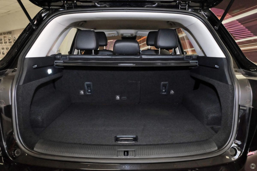2024 MG HS SUV Image 9