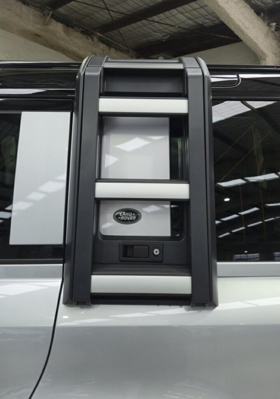2020 Land Rover Defender L663 HSE SUV Image 24